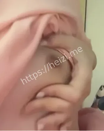 白嫩尤物