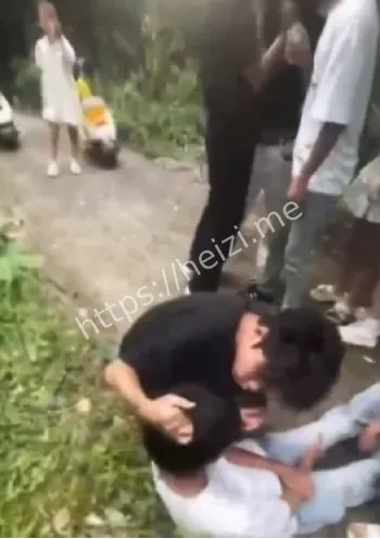 脚踹视频