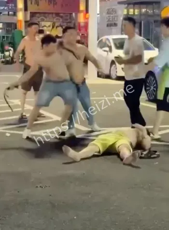 10人打1人