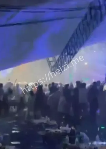 舞台坍塌