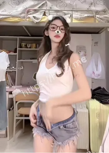 靓丽女大学生