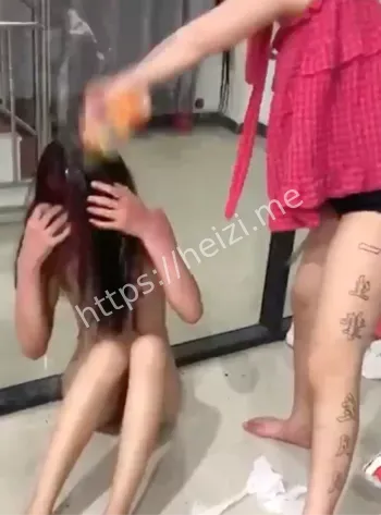 女生遭围殴