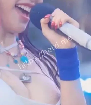 低胸装