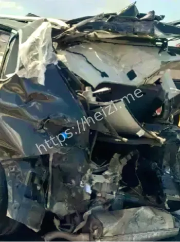 轿车对向车道碰撞原因