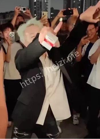 王扁南昌演唱会现身蹭流量