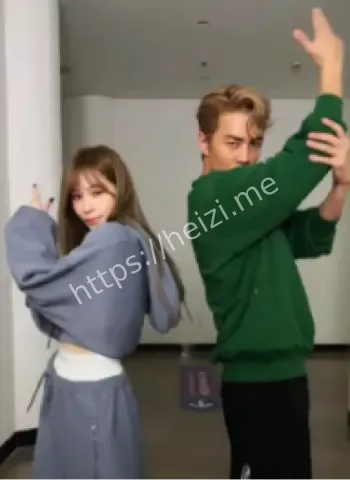 吴克群贴心照料