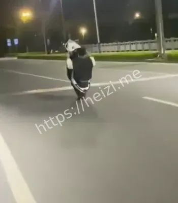 少年惨死