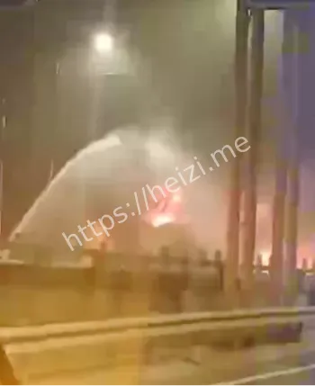 北京京良路吊车起火