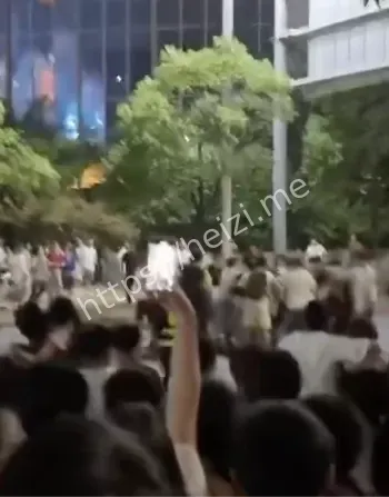 赤膊误伤