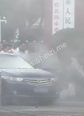 武装巡逻车拦截现场