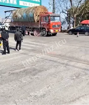 吕岙村横穿马路身亡