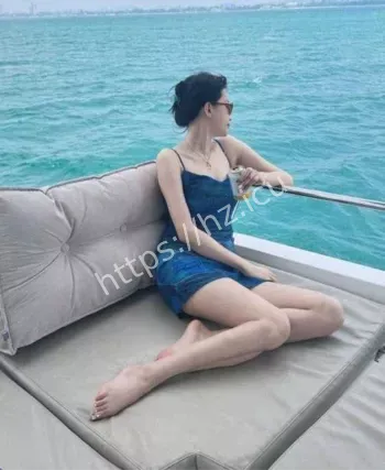 婚内出轨男助理