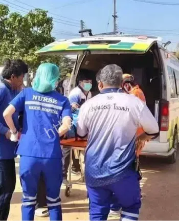 高铁起重机坠落砸列车