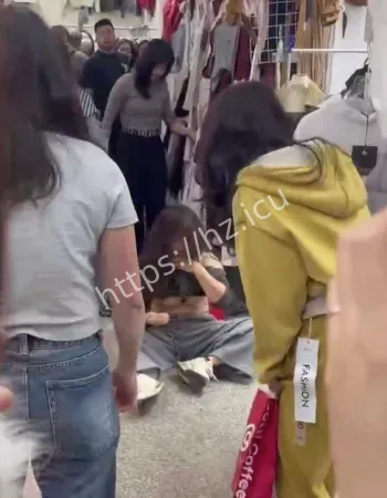 妹子被打的头破血流