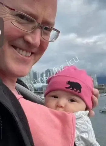 葛斯齐连环爆料婚内出轨