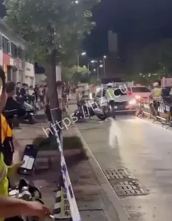 潮州宝马冲卡事件