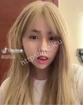 精神小妹圣诞装私密视频反差曝光