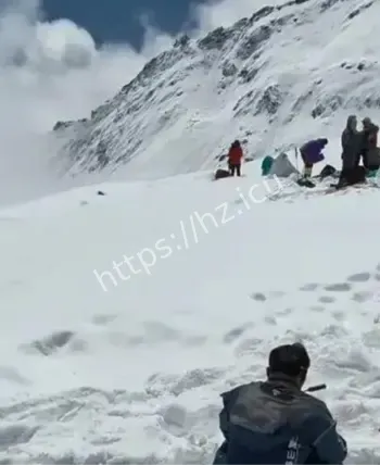 川西冰塔林女子4600米遇难