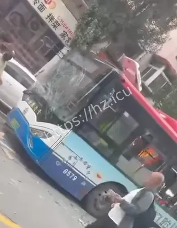 火势点燃二楼