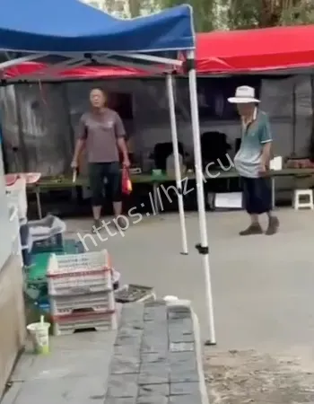 围观群众