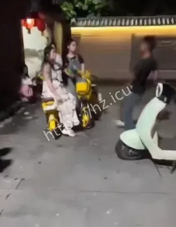1V4精神小妹