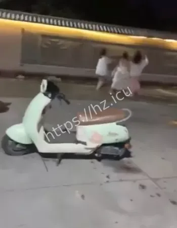 精神小伙
