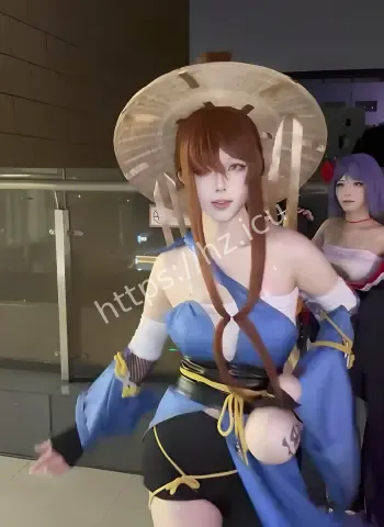 女神厕所意外泄密