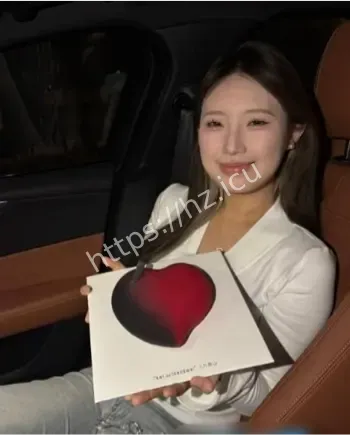 黄毛精神小妹反差