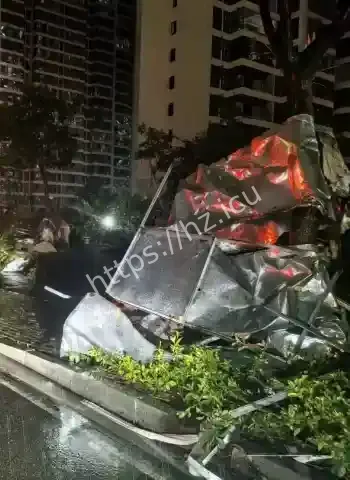 湖北黄冈鄂州龙卷风现场