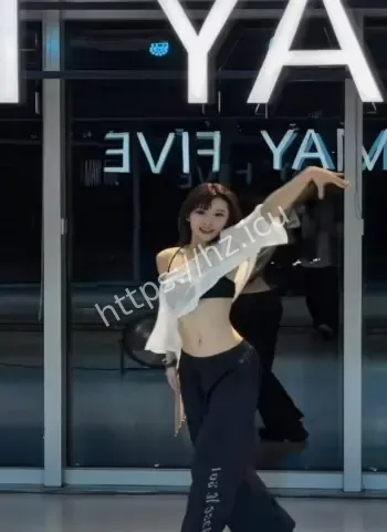 胡诗桐男友脚踏多船